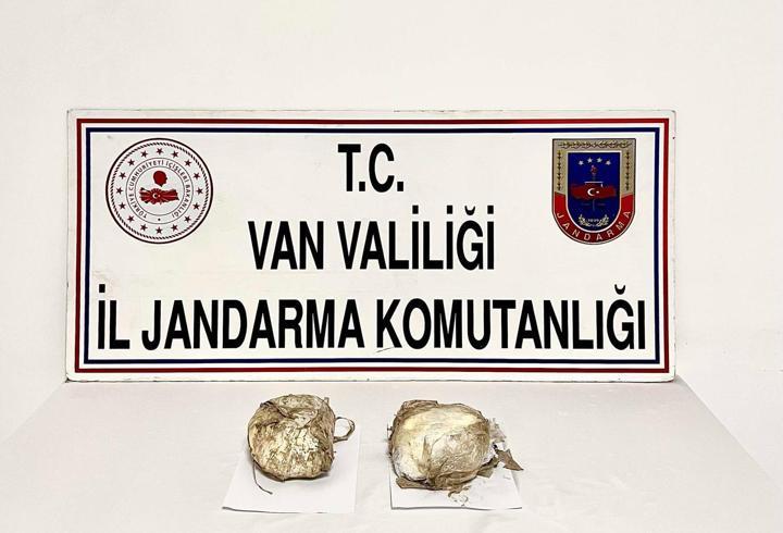 Araziye gizlenmiş 4 kilo 270 gram afyon sakızı ele geçirildi