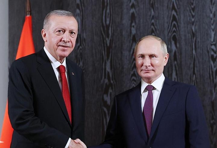 İran devlet televizyonu, düşen ABD savaş uçağının pilotlarının yakalanması için halka çağrı yaptı. Özellikle belirli bir eyalette yaşayanlara seslenilerek, pilotları sağ şekilde güvenlik güçlerine teslim edenlere ödül verileceği duyuruldu. Açıklama, bölgedeki gerilimin arttığı bir dönemde dikkat çekti.1