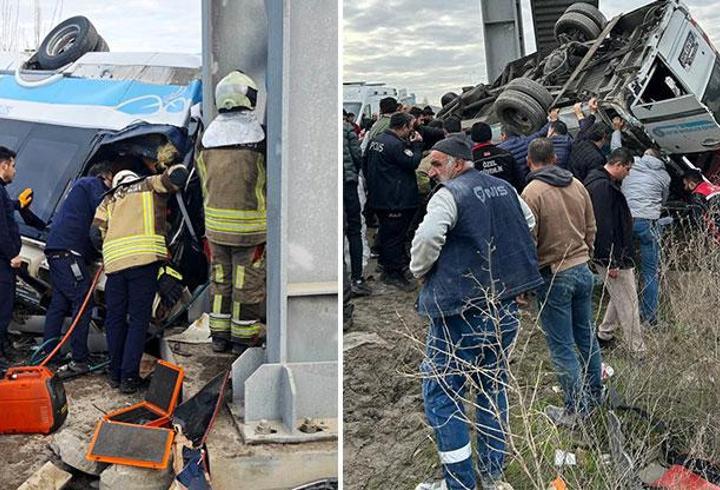 Afyonkarahisar'da konuşan Cumhuriyet Halk Partisi Genel Başkanı Özgür Özel, geçtiğimiz günlerde "yolsuzluk" suçlamasıyla görevden uzaklaştırılıp tutuklanan Uşak Belediye Başkanı Özkan Yalım hakkında konuştu. Özel, konuya ilişkin raporun hazırlandığını, CHP'nin bekleneni kendisine yakışan şekilde hayata geçireceğini ifade etti.3