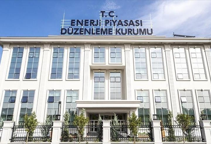 Doğal gazda da elektrikteki gibi kademeli tarifeye geçildi. Yani çok yakan çok ödeyecek. Peki düzenlemenin detayları neler? Kimler daha fazla fatura ödeyecek, merkezi sistemle ısınan sitelerde uygulama nasıl olacak? İşte tüm o soruların yanıtlarıyla doğal gazda yeni dönem… Ceren Nazan Tekin ve Bayram Şahin’in haberi.1