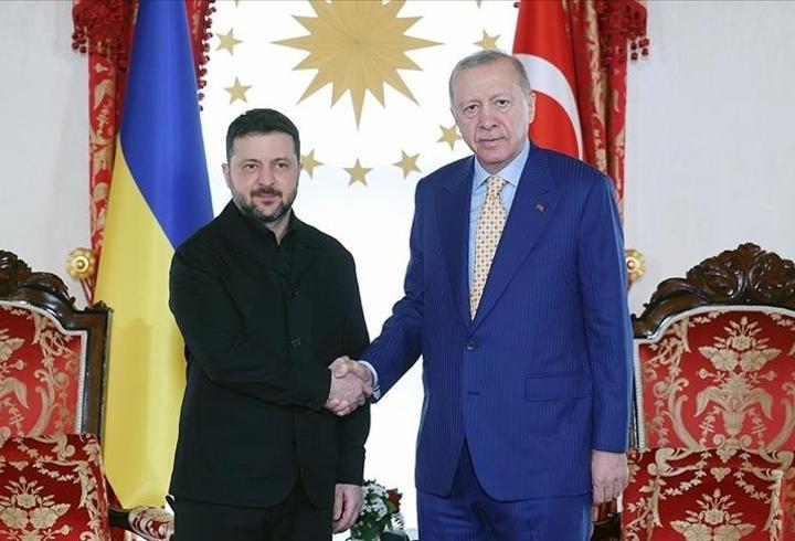 Anadolu Otoyolu'nun Bolu kesiminde 9 aracın karıştığı kazada 2'si çocuk 6 kişi yaralandı.
9