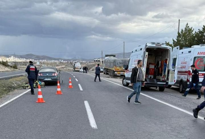 Nevşehir’de TIR’la çarpışan otomobildeki çocuk öldü, anne ve baba yaralandı