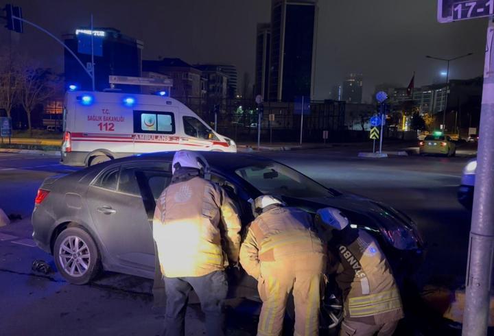 İstanbul Kartal’da iki otomobil çarpıştı: 4 yaralı