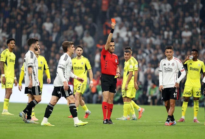 Fenerbahçe - Beşiktaş derbilerine kartlar damga vuruyor