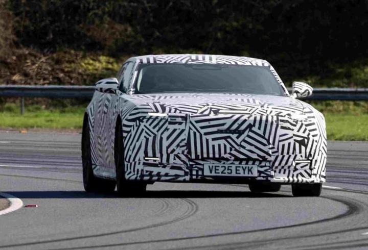 Jaguar'dan Yeni Nesil Elektrikli GT