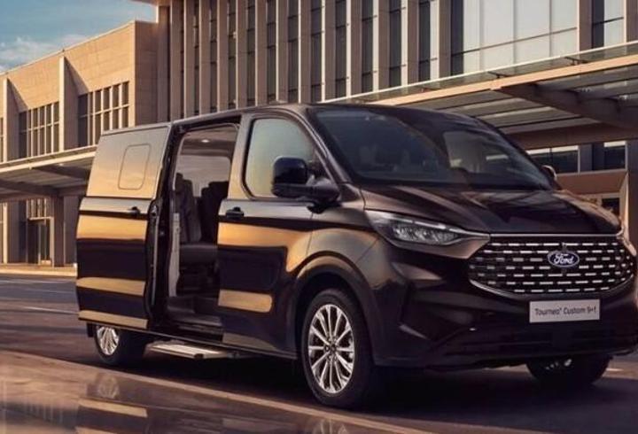 Yeni Ford Tourneo Custom 9+1 yolda
