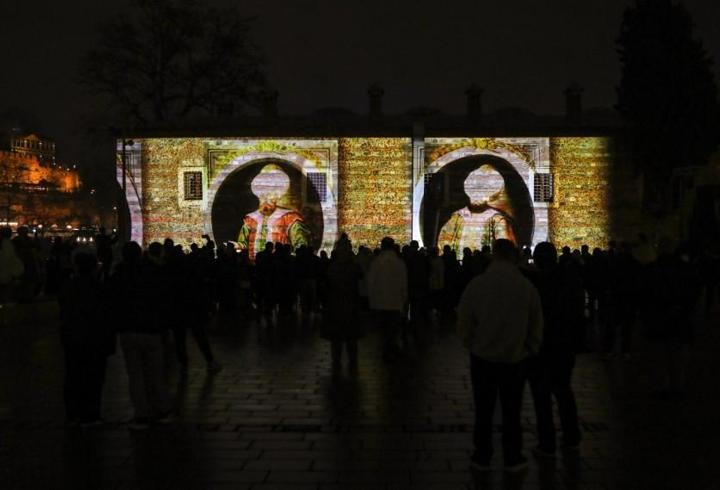 Bursa’nın 700 yıllık destanı ışık gösterisiyle anlatıldı