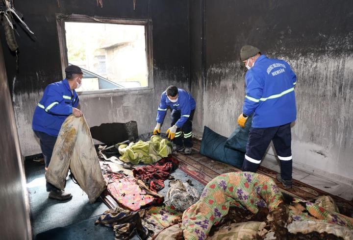 Akdeniz’de yangında kullanılamaz hale gelen evde izler siliniyor