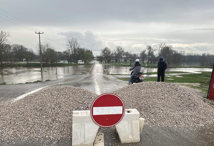 Edirne’de su seviyesi yükselen Tunca ve Meriç'te ‘sarı alarm’ uyarısı devam ediyor