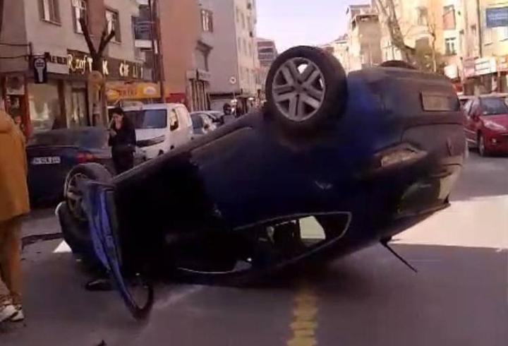 Park halindeki cipe çarpan otomobil takla attı