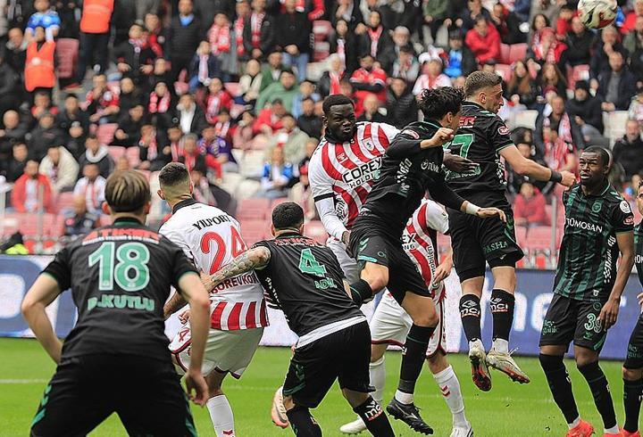 Samsunspor ile Konyaspor, gollü maçta yenişemedi