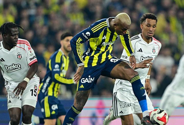 Fenerbahçe, ilk kez derbide tercih etti