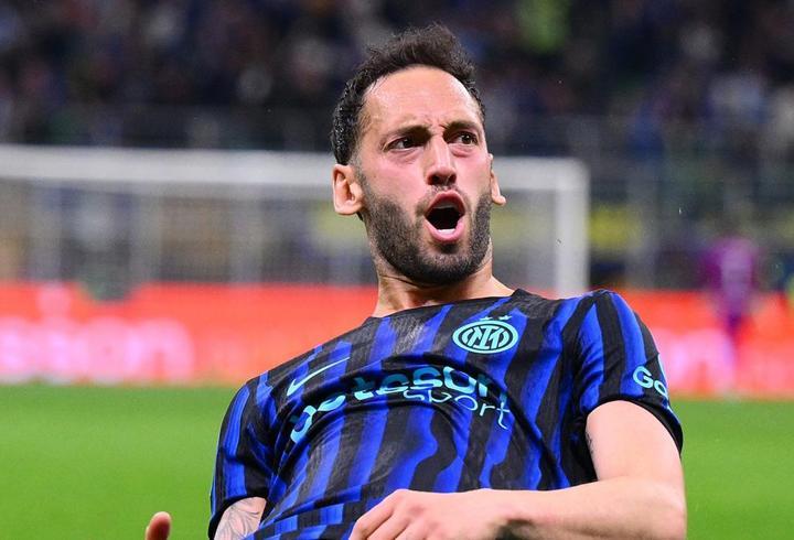 Hakan Çalhanoğlu fantastik bir gol attı! Inter, Roma'yı farklı mağlup etti...