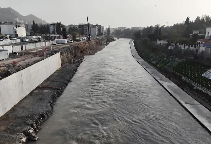 Asi Nehri’nde ıslah ve çevre düzenleme çalışmaları sürüyor