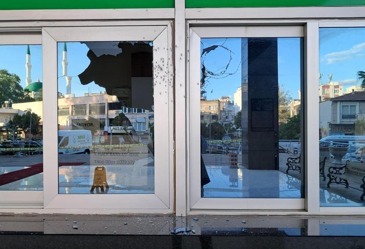 Serik Belediye binasına tüfekli saldırı: Gözaltına alındı!