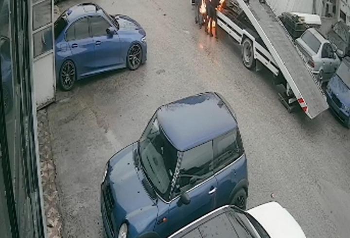 Değiştirilmek istenen akü alev aldı