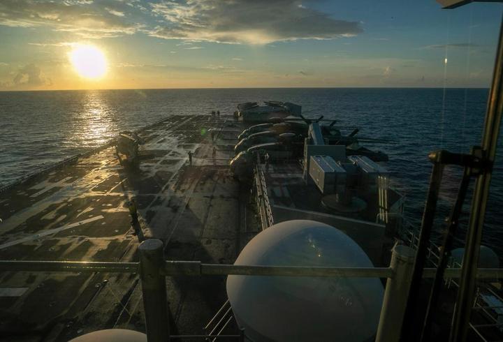 İran: USS Tripoli'ye füze fırlattık