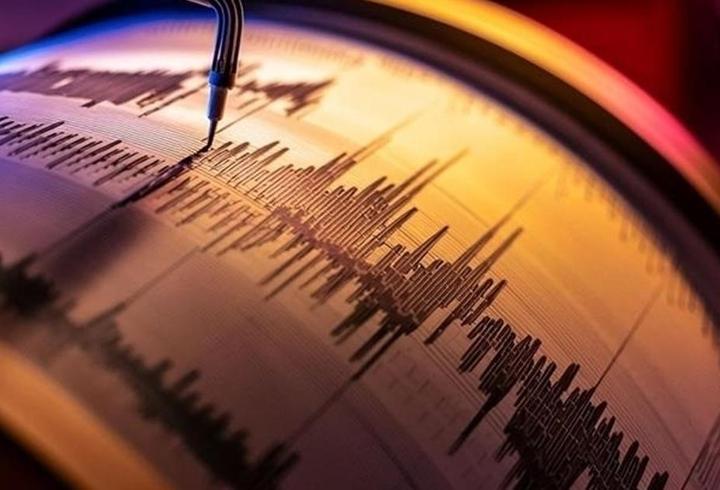 SON DAKİKA HABERİ: İzmir açıklarında korkutan deprem