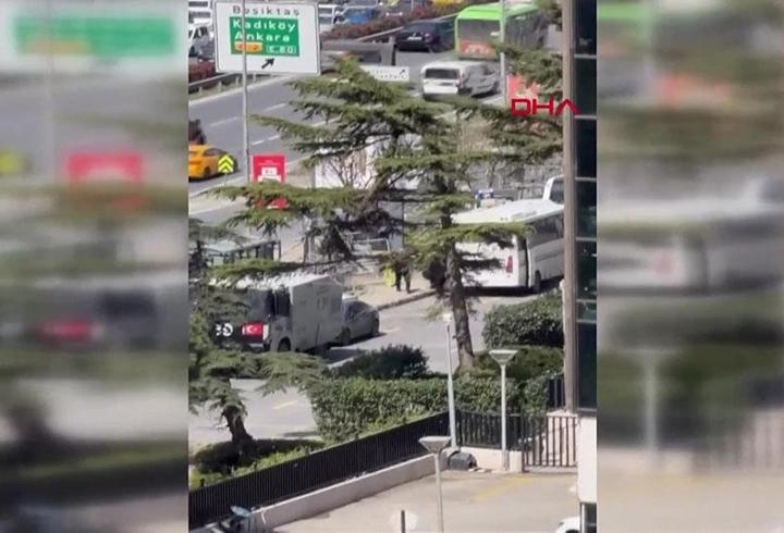 Son dakika... İstanbul'da İsrail Konsolosluğu önünde çatışma! İstanbul Emniyeti’nden açıklama: 2 polis yaralandı, 3 şüpheli etkisiz