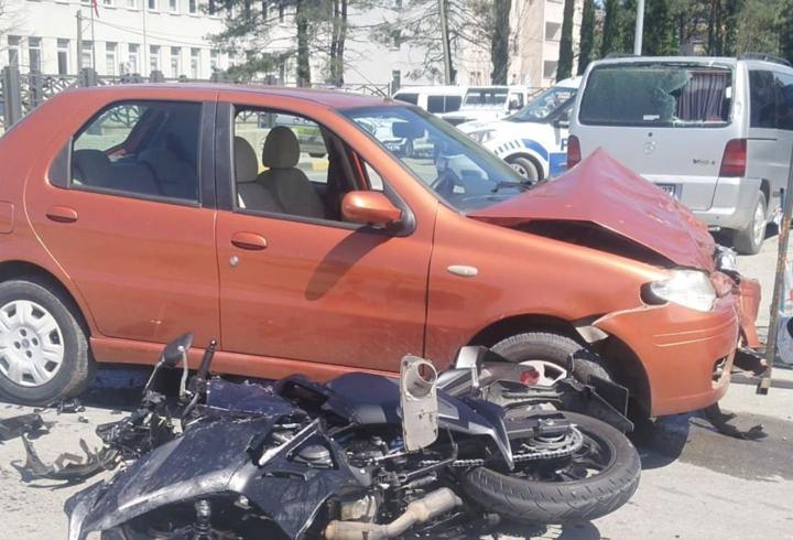 Otomobille çarpışan motosikletin sürücüsü öldü