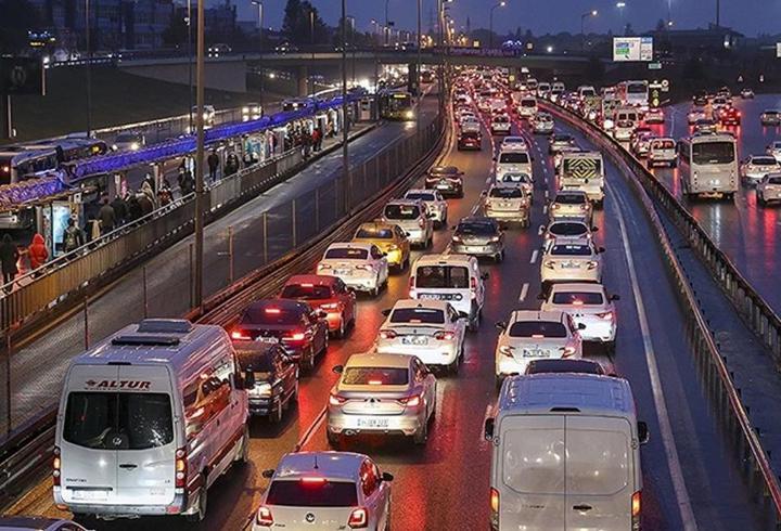 İstanbul'da trafik yoğunluğu yüzde 85'e yükseldi