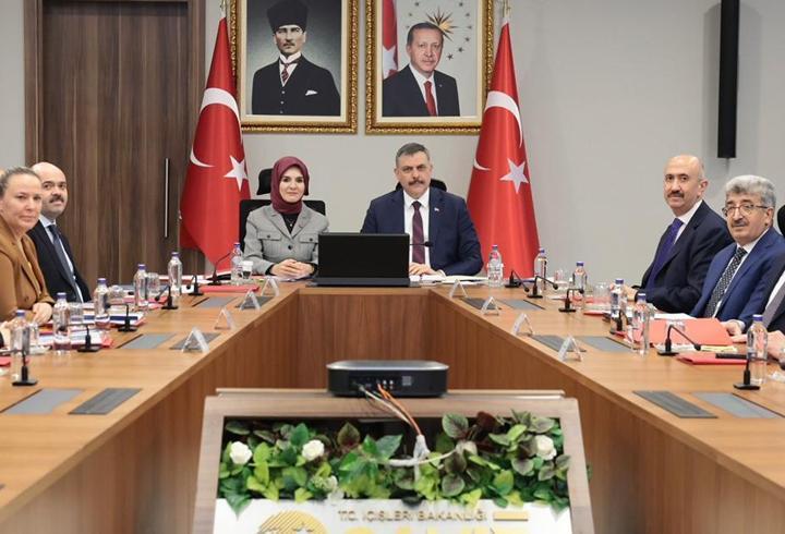 Bakanlar Göktaş ile Çiftçi, valilerle çevrimiçi toplantı gerçekleştirdi