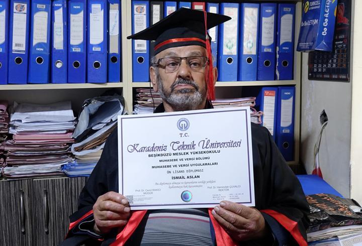 77 yaşındaki arzuhalcinin üniversite azmi