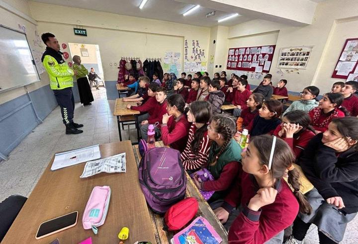 Jandarmadan trafik eğitimi