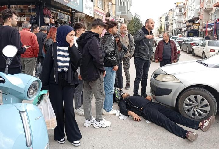 Otomobille çarpışan motosiklet sürücüsü yaralandı