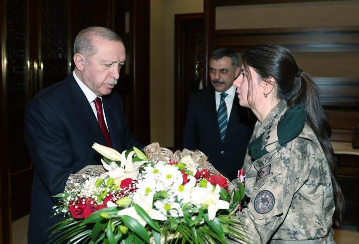 Cumhurbaşkanı Erdoğan, Bakan Çiftçi ve polisleri kabul etti