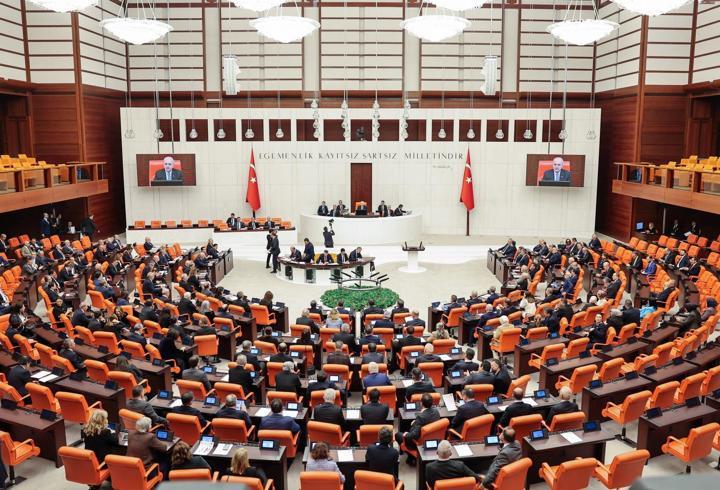 TBMM Genel Kurulu'nda, doğum izni ve sosyal medya düzenlemesi teklifinin 6 maddesi kabul edildi