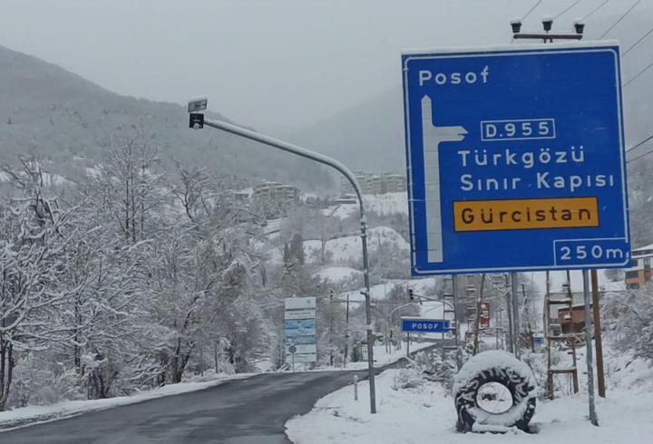 Kar yağışı nedeniyle Ilgar Geçidi ulaşıma kapandı