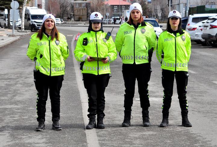 Kars trafiği, kadın polislere emanet