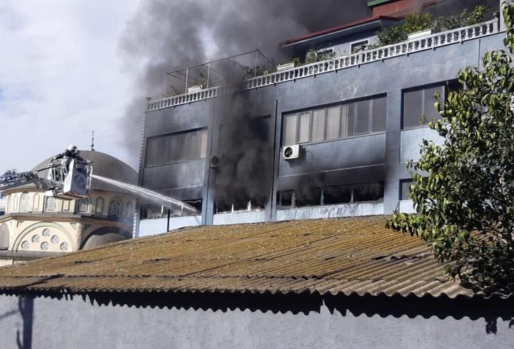 Plastik fabrikasında, su ısıtıcısından çıkan yangında zarar oluştu