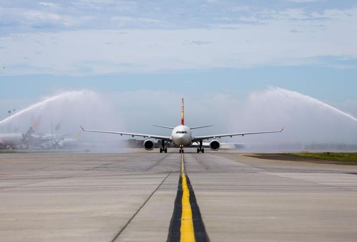 40 gündür kapalıydı: Bahreyn hava sahasını uçuşlara yeniden açtı
