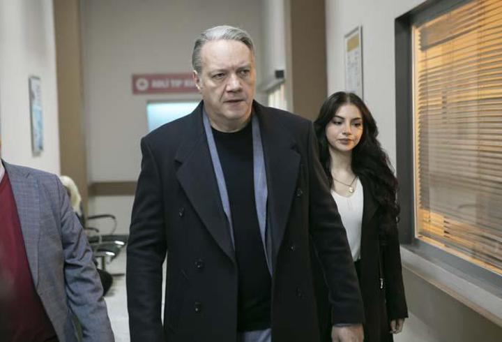 Murat Serezli, Arka Sokaklar'a Çok Yakıştı! Ünlü Oyuncuya Övgü Yağdı