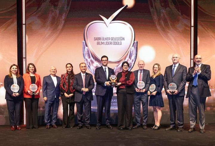 Geleceğin Bilim Lideri ödülü Şili’den San Martin’in oldu