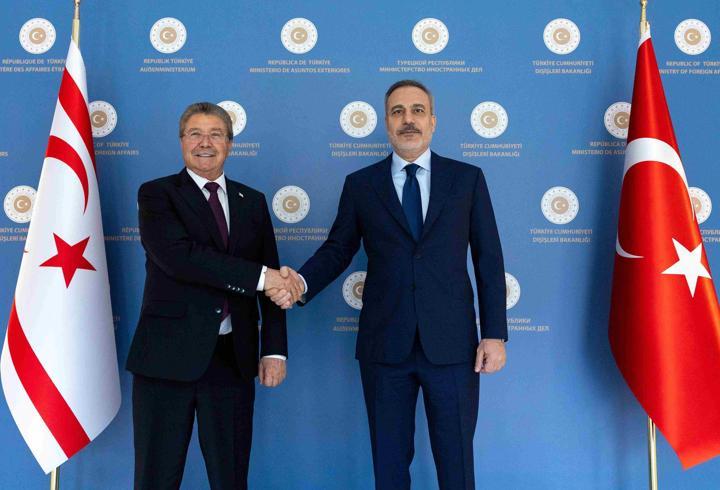 Dışişleri Bakanı Hakan Fidan, KKTC Başbakanı Üstel ile görüştü
