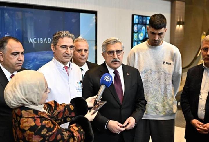 AK Parti Genel Başkan Yardımcısı Yayman, İbrahim Tatlıses'i hastanede ziyaret etti