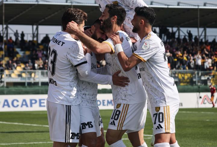 Aliağa FK ile Menemen FK İzmir derbisinde