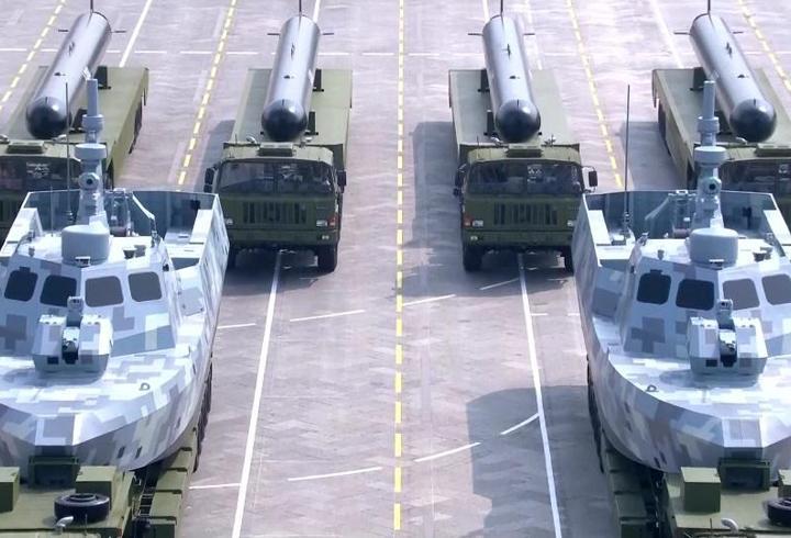 Çin'den İran'a silah sevkiyatı iddiası!