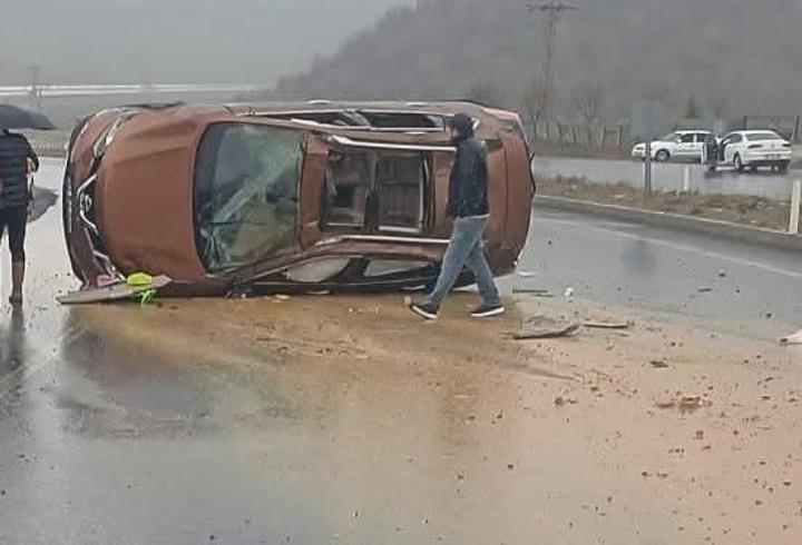 Bingöl’de takla atan otomobilin sürücüsü yaralandı
