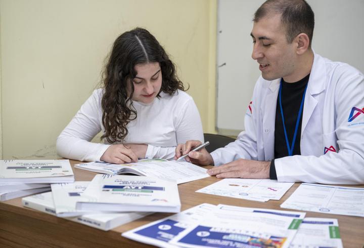 Görme engelli Adile Nisa engelleri büyükşehir ile aşıyor