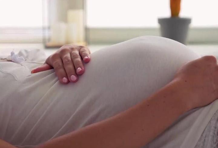 Doğum iznini 24 haftaya çıkaran yasa bu hafta Genel Kurul’da görüşülecek