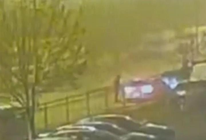 Ümraniye'de silahla tehdit ettiği kişilerin otomobilini gasbetti