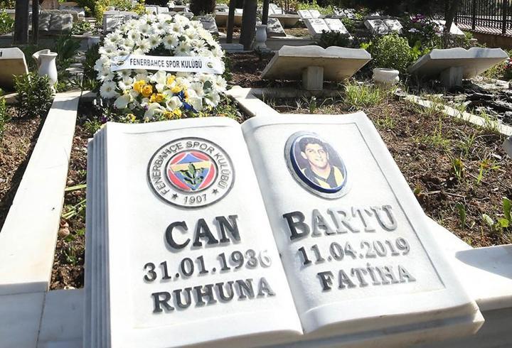 Fenerbahçe ve Türk sporunun efsanesi Can Bartu, Karacaahmet Mezarlığı'nda anıldı