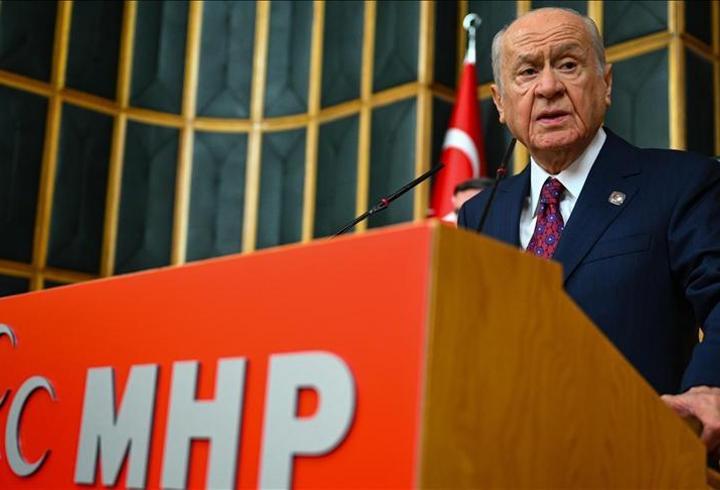 Ünlülere yönelik yürütülen 'Uyuşturucu' soruşturması kapsamında hakkında gözaltı kararı olan, yurt dışında bulunan şarkıcı Cem Adrian ifade vermek üzere İstanbul Adalet Sarayı'na geldi. Savcılıktaki ifade işlemleri tamamlanan Adrian, adli kontrol şartıyla serbest bırakıldı.

1