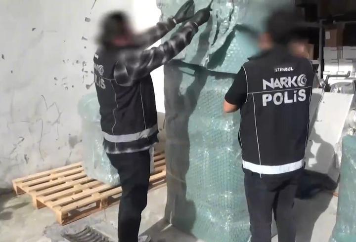 Esenyurt'ta uyuşturucu operasyonu: 28 kilogram metamfetamin ele geçirildi