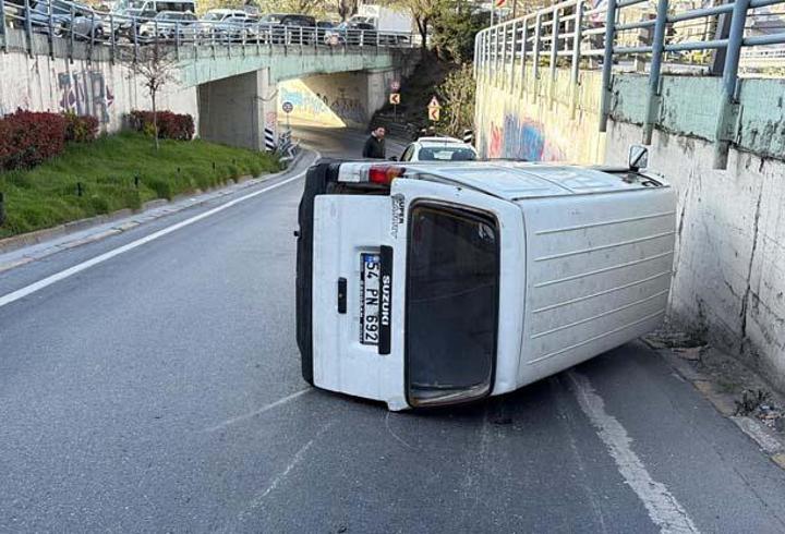 Önce kaldırıma çarptı sonra yan yattı