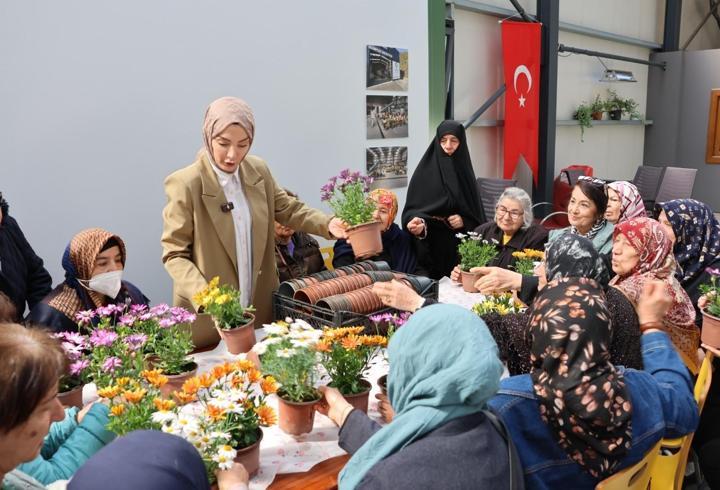 Ümraniye’de 60 yaş üzeri vatandaşlar geri dönüşüm etkinliğinde buluştu